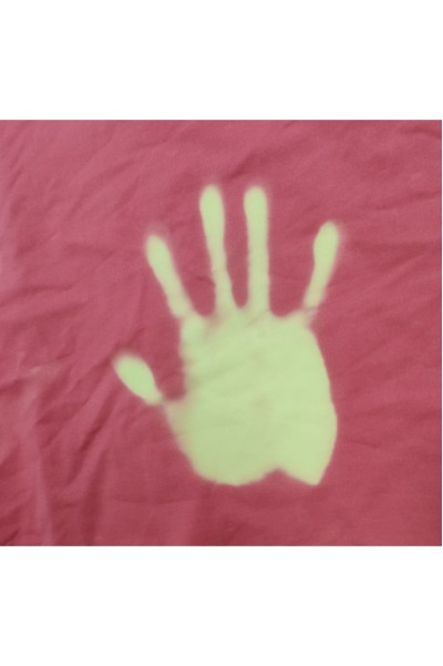 DG-HJ  溫變彈性布   感溫變色布   溫變面罩布料   溫感牛奶絲   感溫彈性針織布  成分及含量：95%滌 5%氨綸  紗支：100D  克重：200  幅寬：150cm   規格型號：藍變綠牛奶絲  彈力：有彈力 側面照